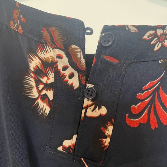 Cleo long sleeve navy floral blouse L - Picture 5 of 6